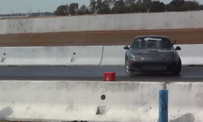 Angry 900bhp Miata vs Drag strip